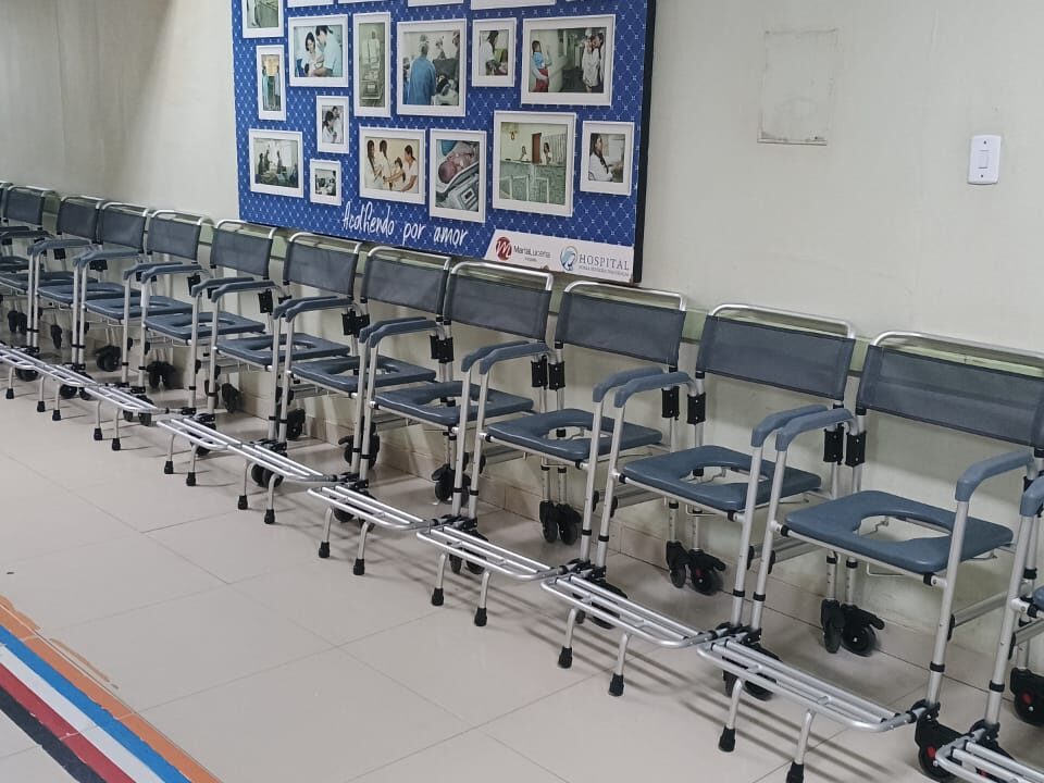 Hospital Nossa Senhora das Graças recebe primeira remessa de cadeiras adquiridas com verba da Feijoada do Bem